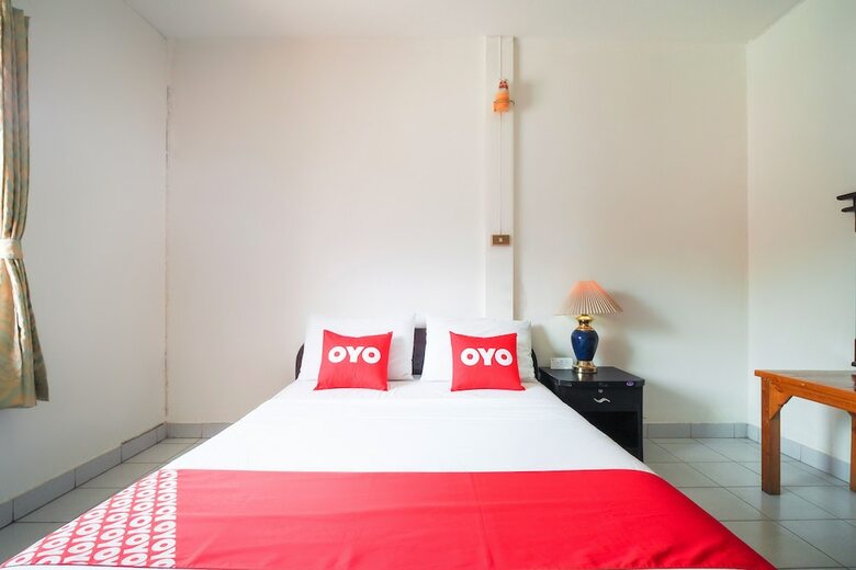 Oyo 654 Samanmit Inn Hotel