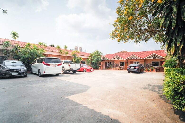 Oyo 654 Samanmit Inn Hotel