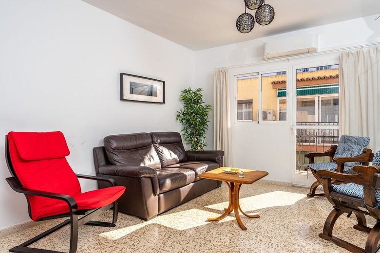 Large Apartment In Prime Location In Fuengirola Ref 98