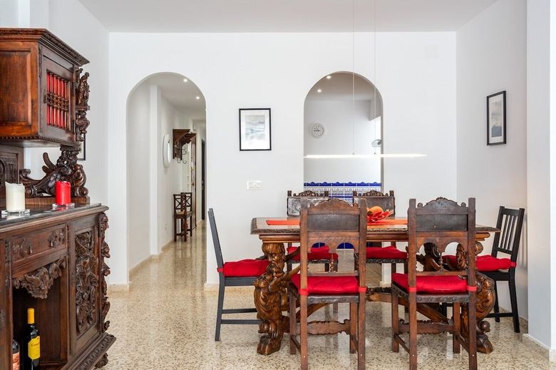 Large Apartment In Prime Location In Fuengirola Ref 98