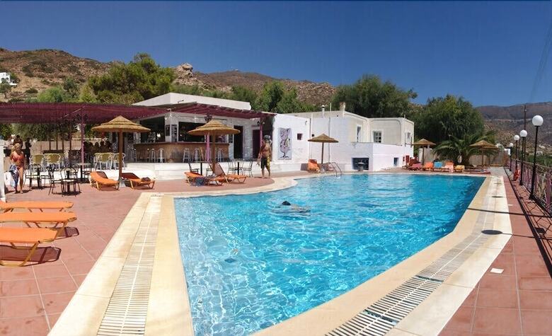 Hostal The Purple Pig Stars Camping & Bungalows