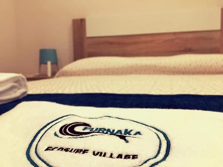 Hotel Furnaka Village Ecosurf