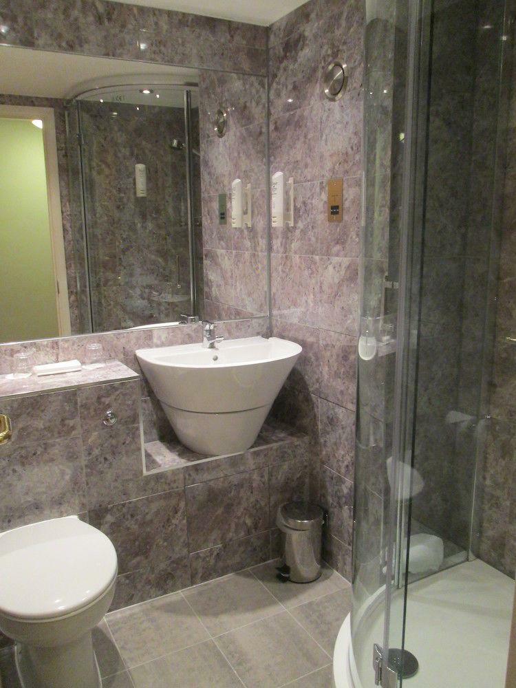 Waterloo Hub Hotel & Suites