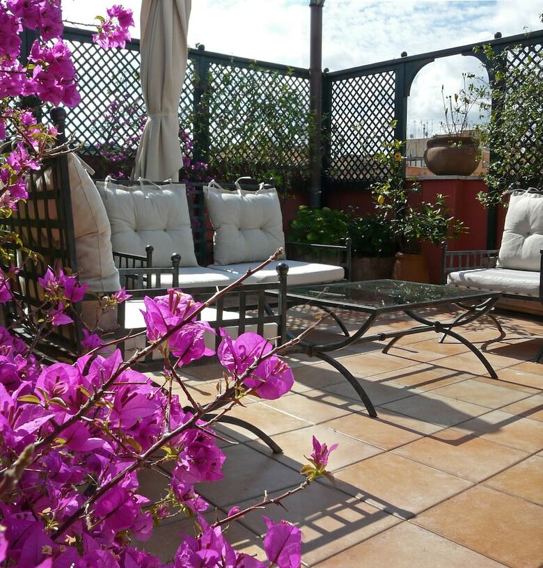 Hotel B & B Li Rioni