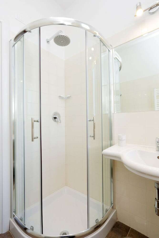 Hotel B & B Li Rioni
