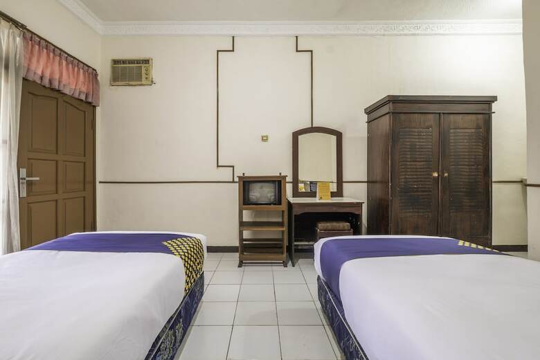 Hostal Spot On 2341 Hotel Padjajaran 2