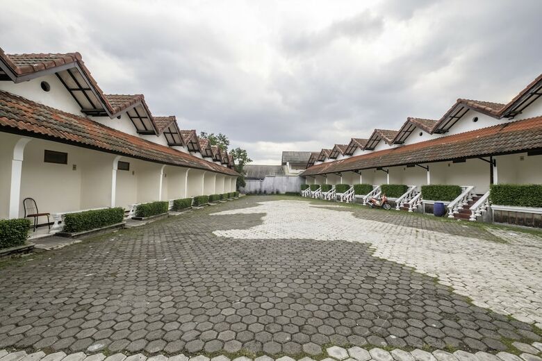 Hostal Spot On 2341 Hotel Padjajaran 2