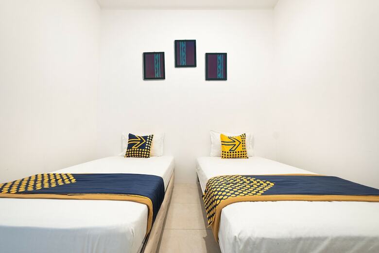 Hostal Oyo 2296 Star House