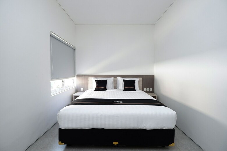 Hotel Oyo 2298 Jebres House Syariah