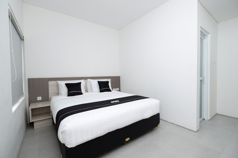 Hotel Oyo 2298 Jebres House Syariah