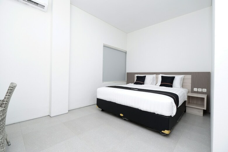 Hotel Oyo 2298 Jebres House Syariah