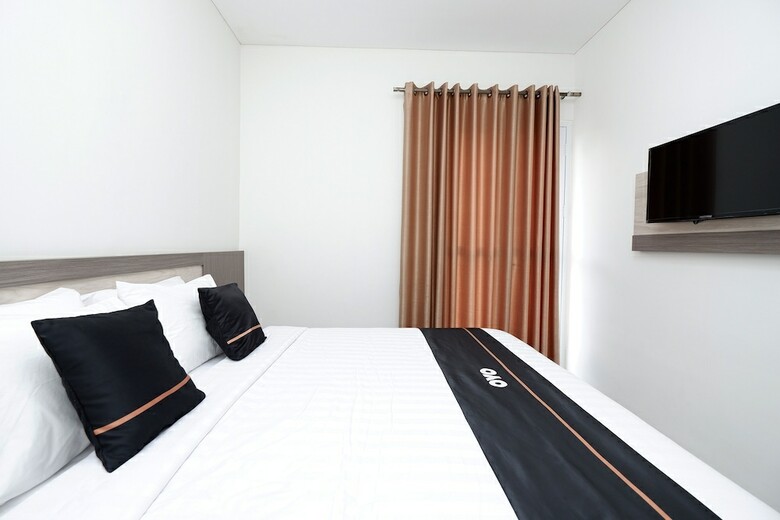 Hotel Oyo 2298 Jebres House Syariah