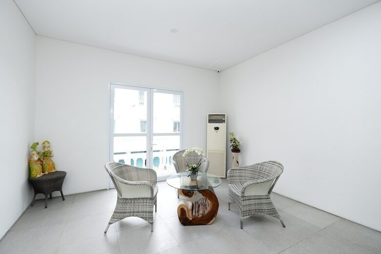 Hotel Oyo 2298 Jebres House Syariah