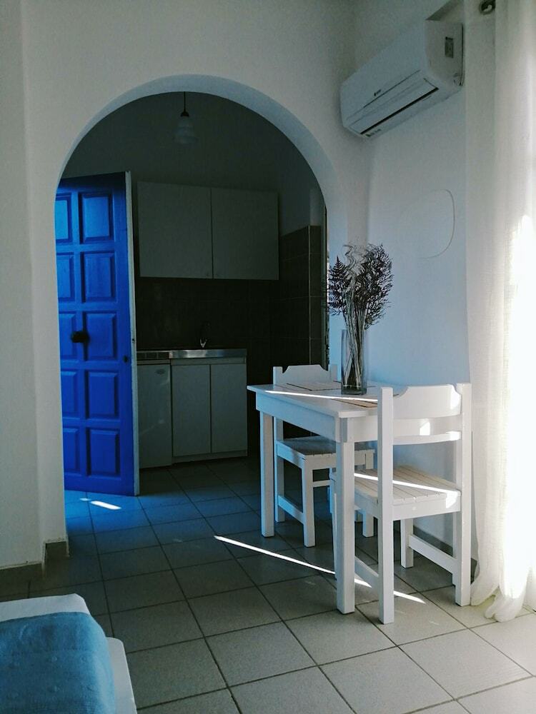 Paros King Luxury Apartments