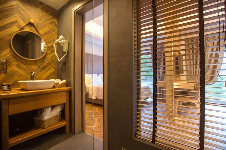 Adryades Luxury Apartments