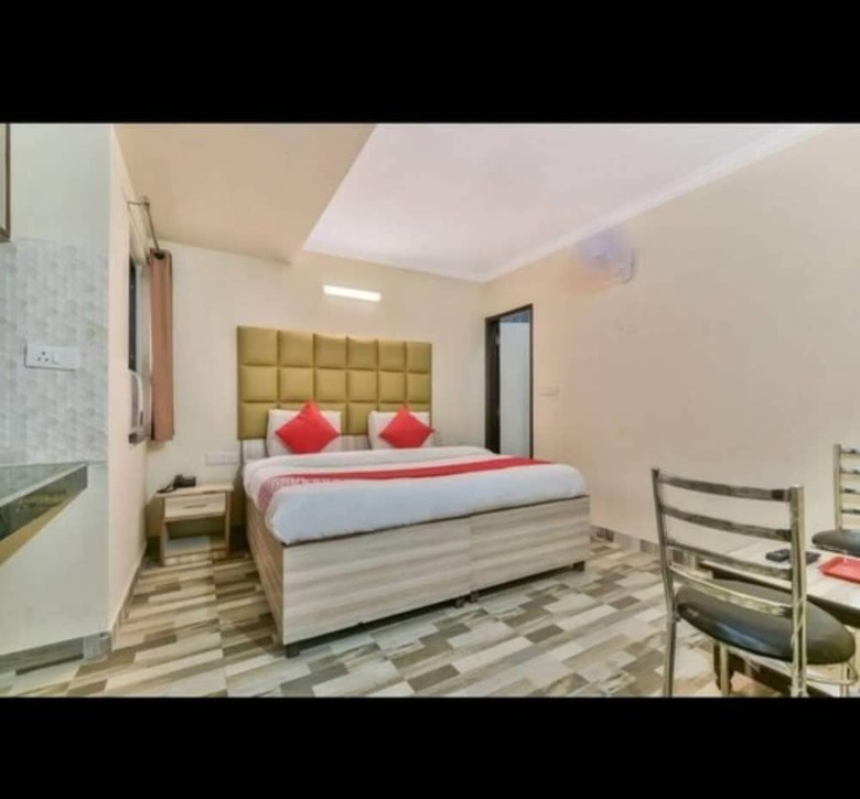Adb Rooms Hotel Clink Residency