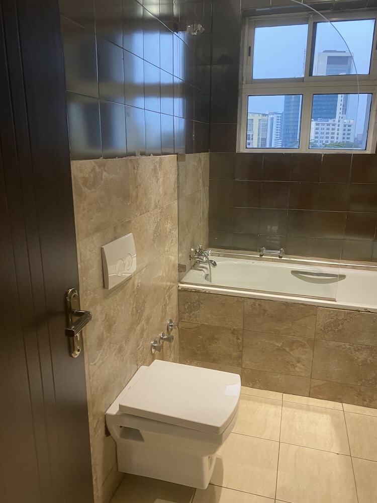 Posh Hotel And Suites