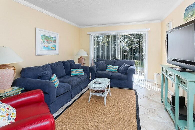 Ocean Walk Three Bedrooms By Hodnett Cooper