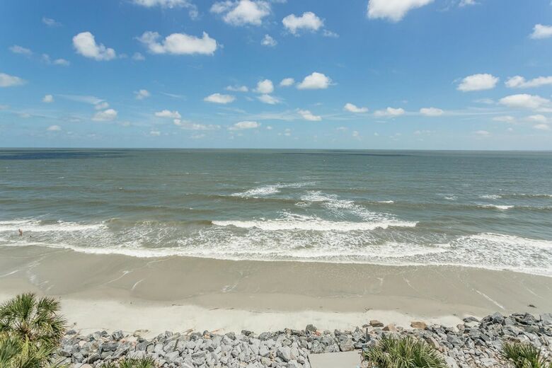 Ocean Walk Three Bedrooms By Hodnett Cooper