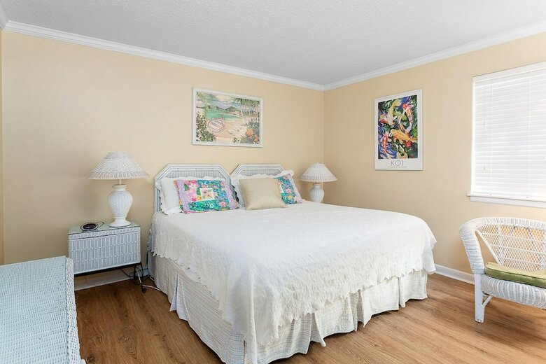 Ocean Walk Three Bedrooms By Hodnett Cooper