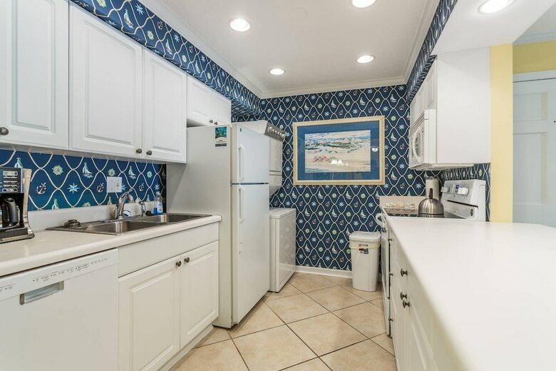 Ocean Walk By Hodnett Cooper