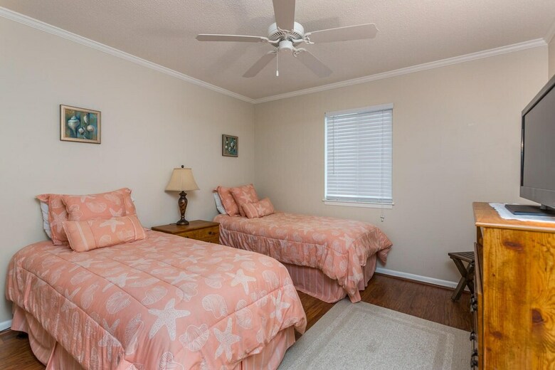 Ocean Walk By Hodnett Cooper