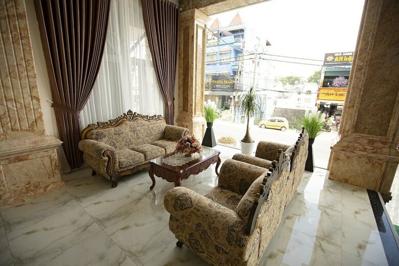 Mai Vang II Hotel