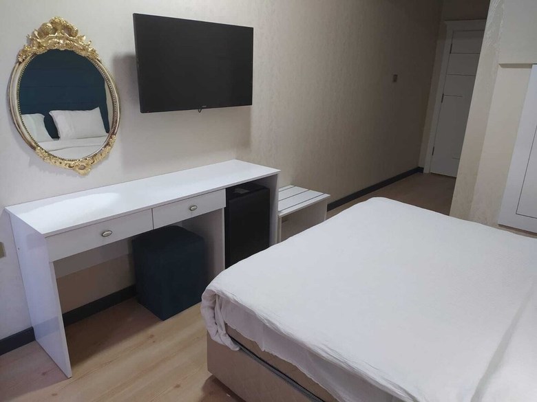 Athena Life Hotel
