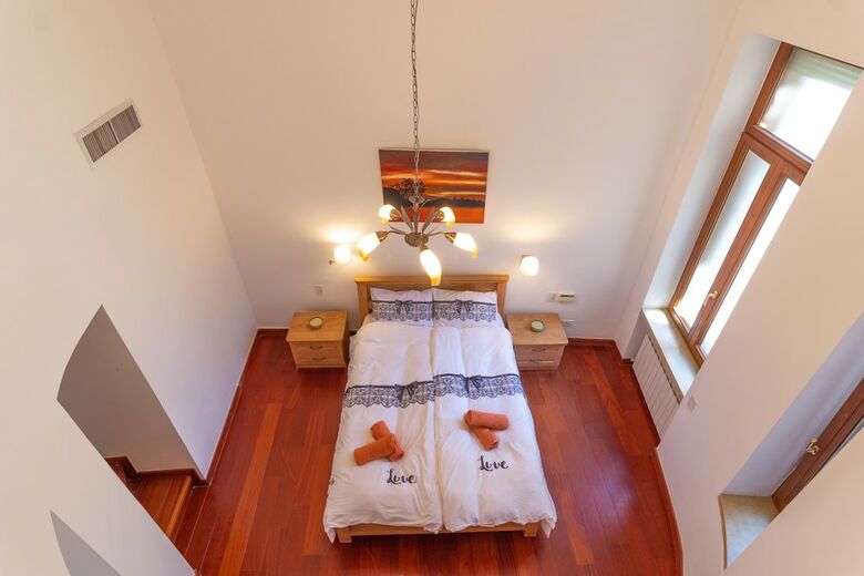 Art Apartment In Mamila