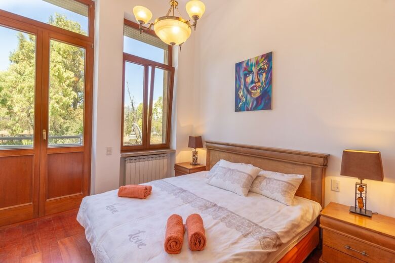 Art Apartment In Mamila