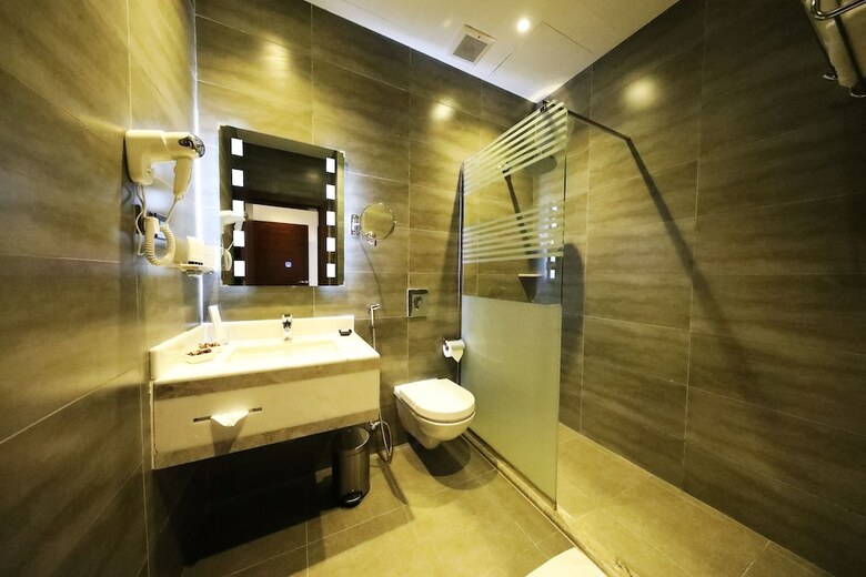 Eva Hotel