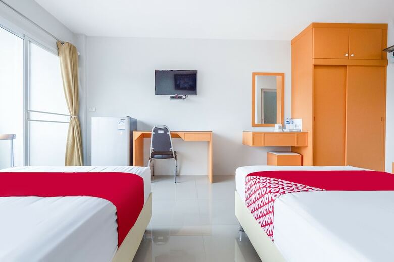 Hotel Oyo 689 Treeyapat Place