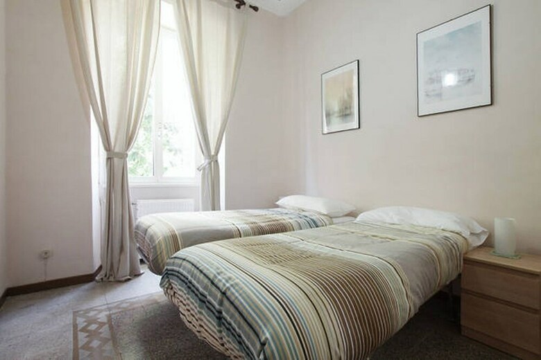 Welcome In 2 Bedroom Apartment