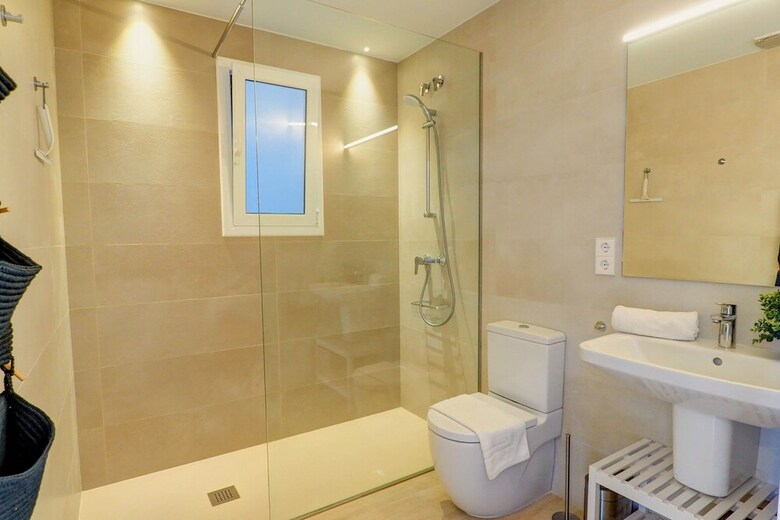 San Sebastian Apartment With Patio
