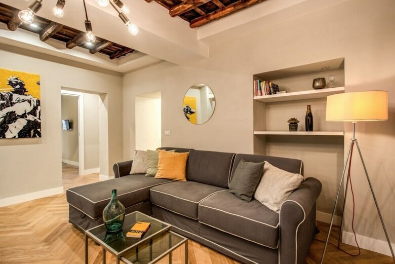 Trevi Fountain Superior 3 Bdr Apartment