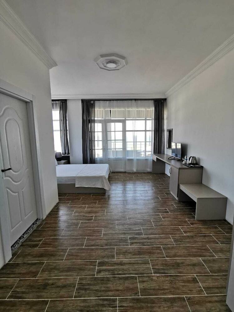 Hotel No57 Suites