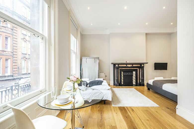 Aparthotel Rupert Apartments By Flexystays