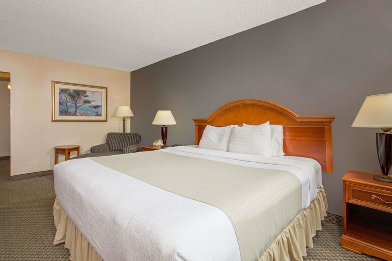 Hotel Ramada By Wyndham Painted Post Corning