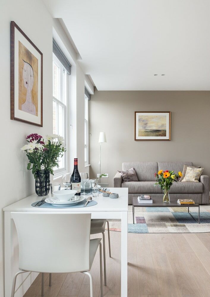 Mirabilis Apartments - Wells Court