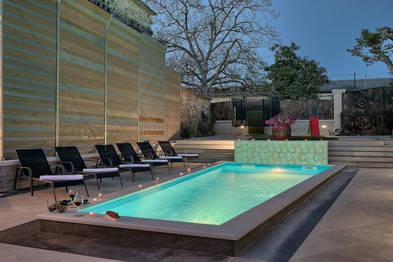 Luxury And Modern Villa With A Pool