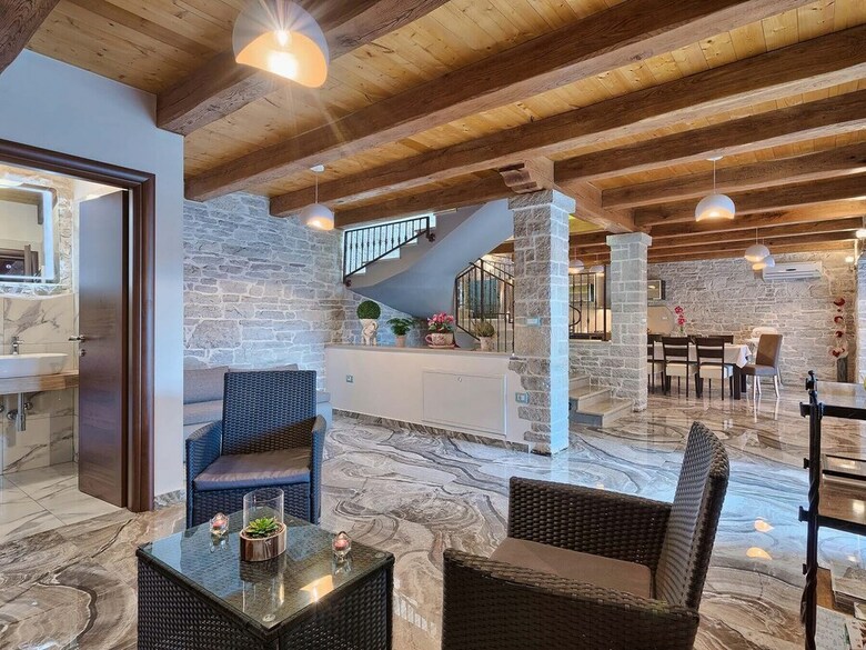 Luxury And Modern Villa With A Pool