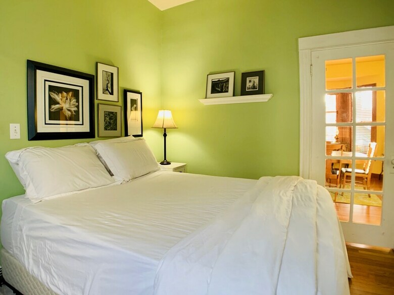 Rustic Comfort On Green Lake