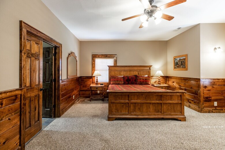 Prime Location Cabin W Game Room