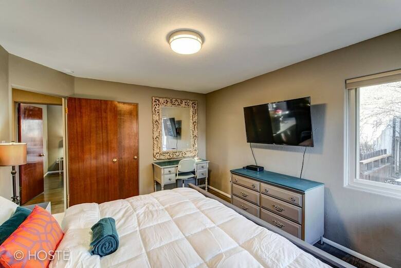 3bdmid-century Modernhot Tub, Grill, Close To Dt