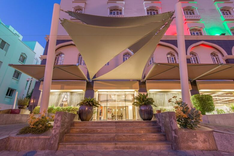 Waves International Hotel