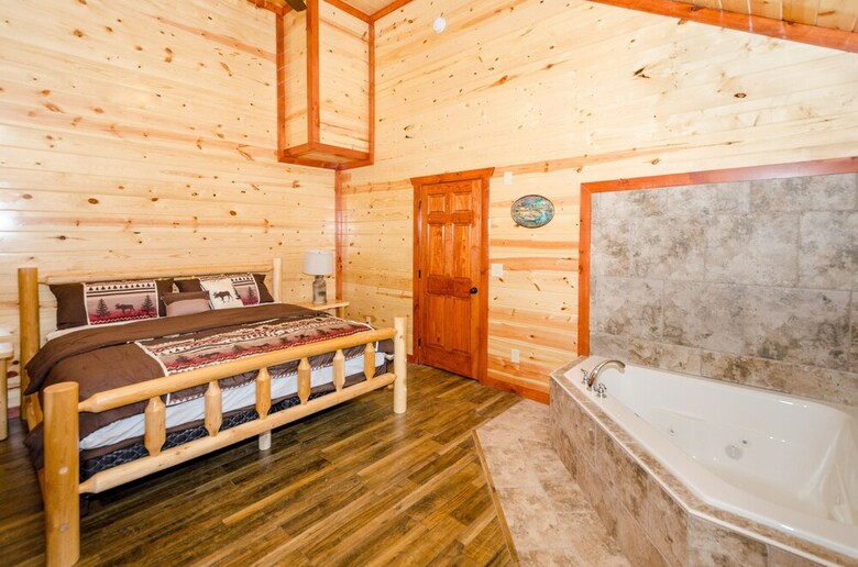 Smokystays 6 Br Cabin W Indoor/heated Pool
