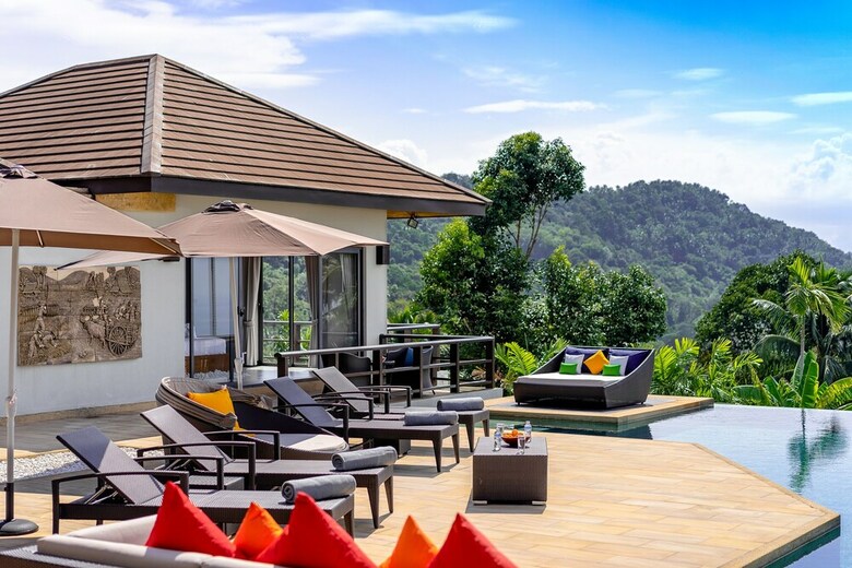 4 Bedroom Sea View Villa Bubbles