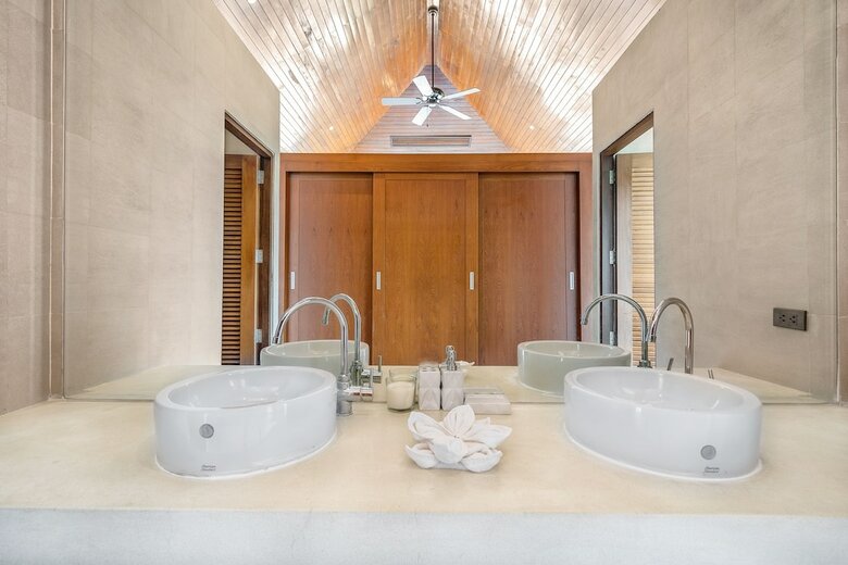 1 Bedroom Sea View Villa Bubbles