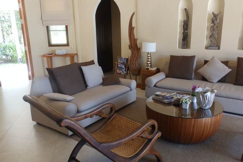 5 Bedroom Sea Breeze Villa