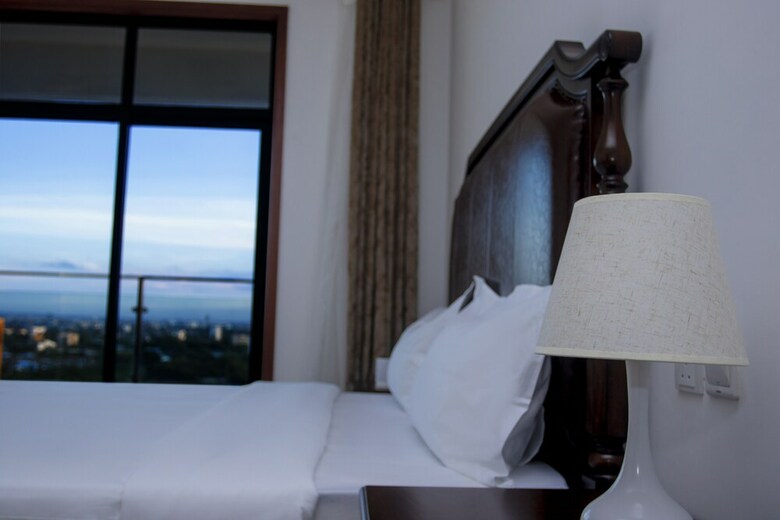 Lark Hotel
